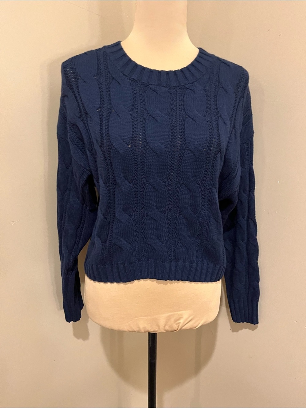 Sage + Stone Classic Cable Knit Cropped Sweater - Navy, size medium
